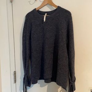 Aritzia Babaton Sweater